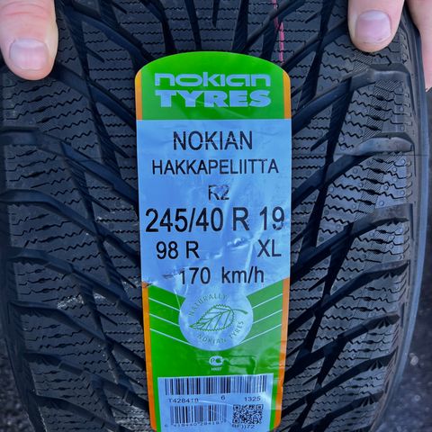 NOKIAN Hakkapeliitta R2 245/40/19R o