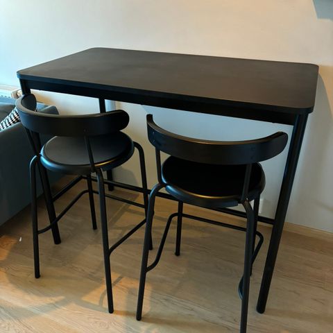 Ikea Tommaryd bord og 2 Yngvar stoler