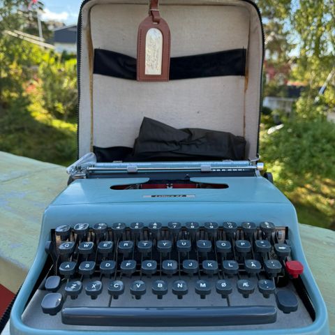 Olivetti reiseskrivemaskin fra 60-tallet