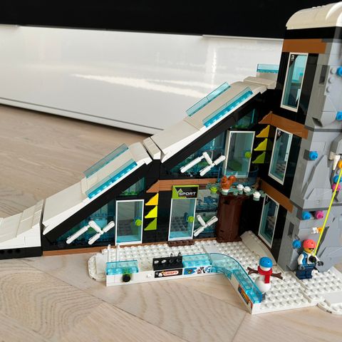 Lego City ski- og klatresenter