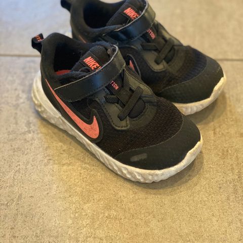 Nike joggesko str 25