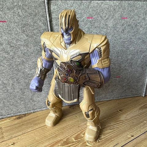 Marvel AVENGERS, Titan Hero DeLuxe Thanos - med Lyder og lys (36cm)