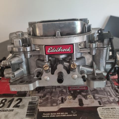 Edelbrock 800 cfm