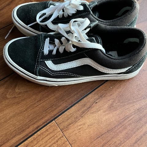 VANS str 38 selges hbo 120kr