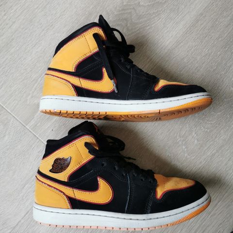 Nike Air Jordan 1 mid se 40