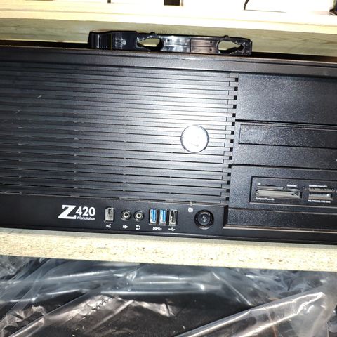 HP Z420 selges. Hel eller i deler.