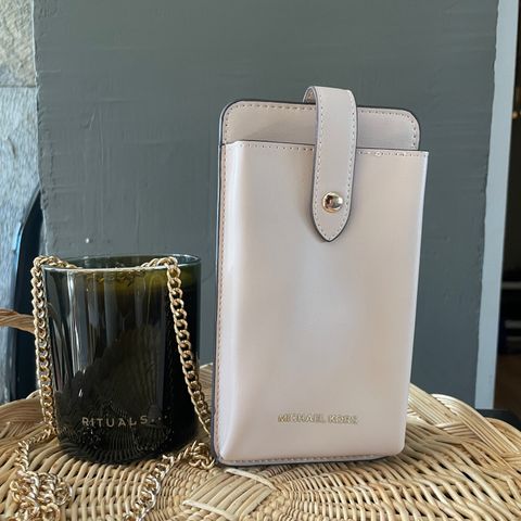 Michael kors Brand New crossbody Phone bag / Card Holder