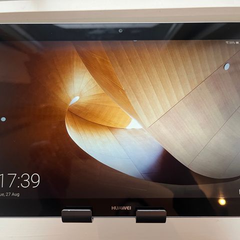 Huawei MediaPad med lader