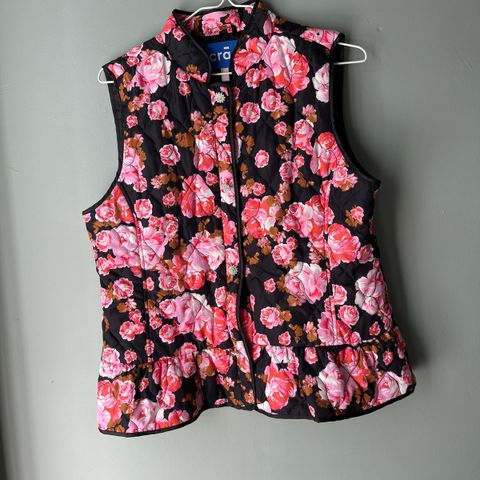 Crās vest