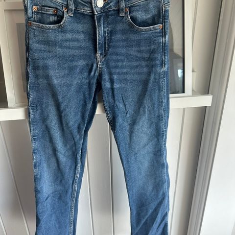 Jeans fra Gina Tricot Young i str. 46