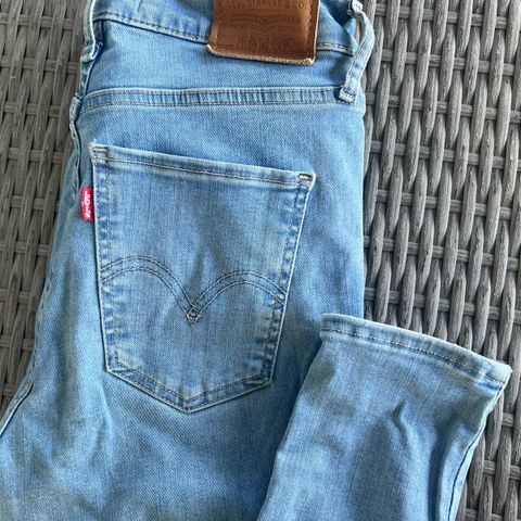 Levis bukse str 26