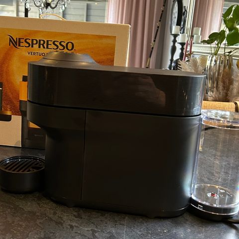 Meget pent brukt Nespresso Vertuo pop