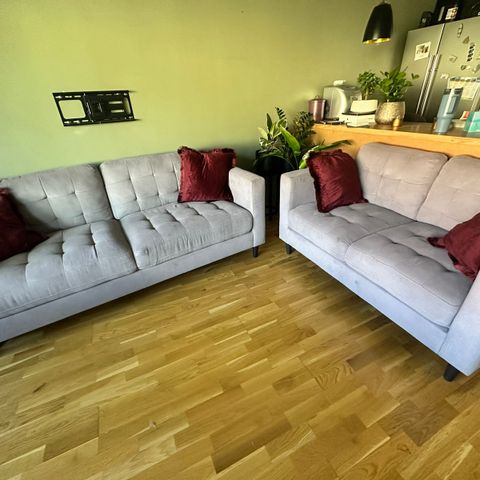 Selger fin 3x2 seter sofa