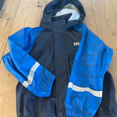 Regntøy fra Helly Hansen str 116/6 år.