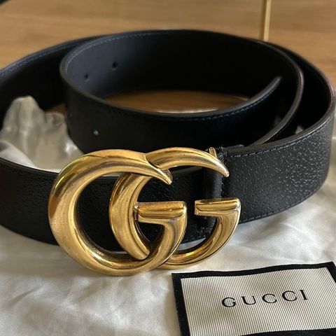 Gucci belte selges pent brukt.