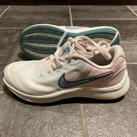 Nike joggesko/fritidssko str 35.5