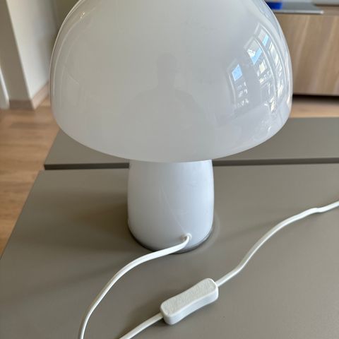 Bordlampe til salgs