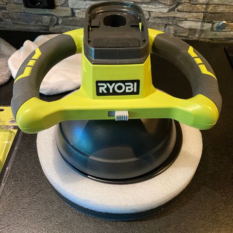 Ryobi poleringsmaskin m/ tilbehør