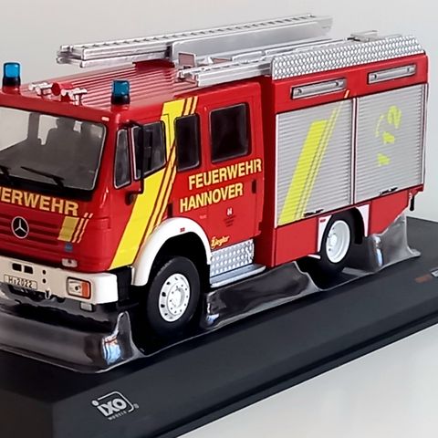 1:43 IXO brannbil Mercedes-Benz LF 16/12 Hannover 1995