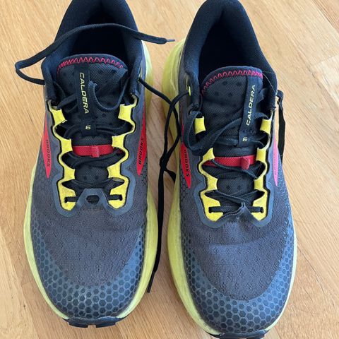 Brooks Caldera terrenghybrid str.44.5 selges