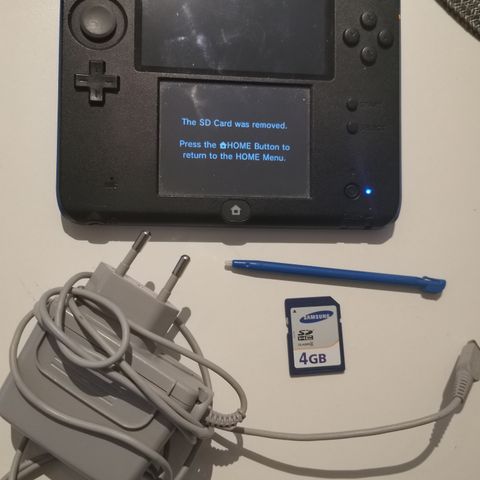 Nintendo 2DS m/ lader og penn. Lite brukt