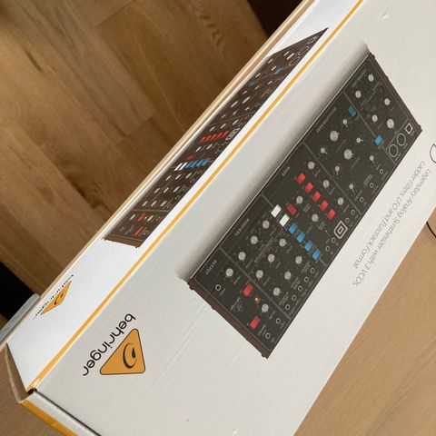 Behringer Model D