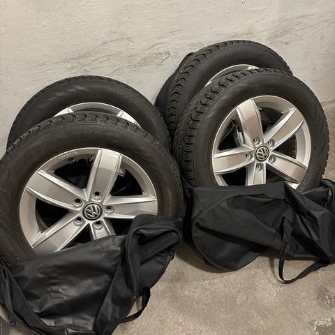 16" VW original gode felger med gode Nokian vinterdekk