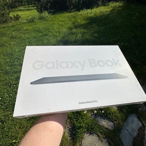 AirPods max + 6000kr mellomlegg bytte mot Galaxy Book3 Pro 16’