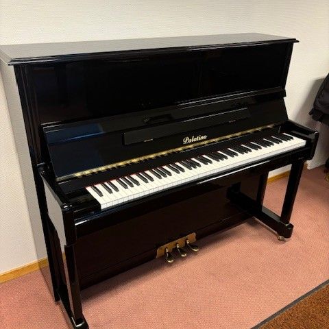 Flott Palatino UP-123 piano selges !