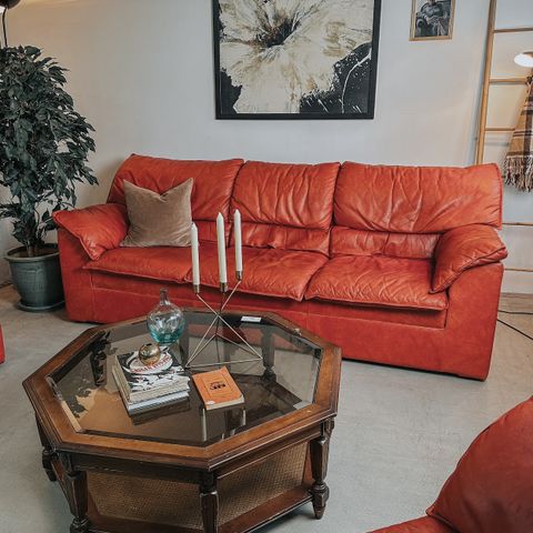 Herlig retro skinnsofagruppe - Stor sofa & 2 lenestoler