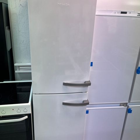 Toppmodell Miele kombiskap 200cm /50/50 billig med garanti