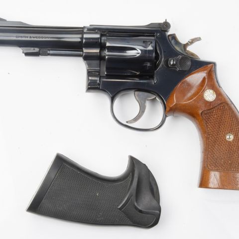 Smith & Wesson revolver modell 18-4 kal .22 LR