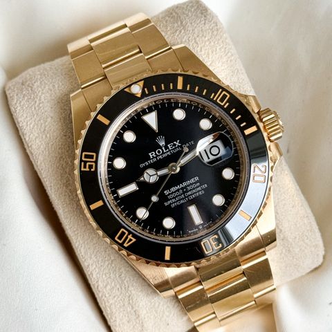 ROLEX SUBMARINER DATO/HELGULL/NORSK/2023/KOMPLETT