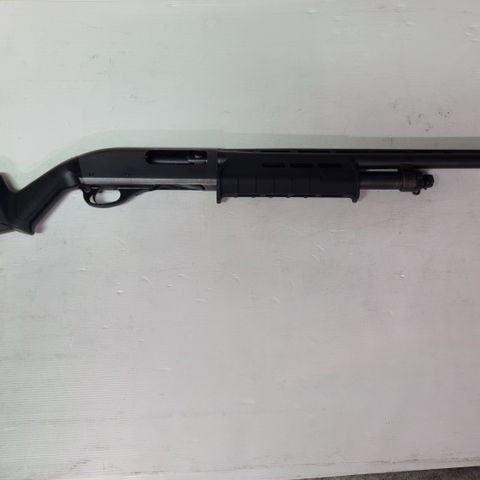 Remington 870 Super Magnum med masse ekstra