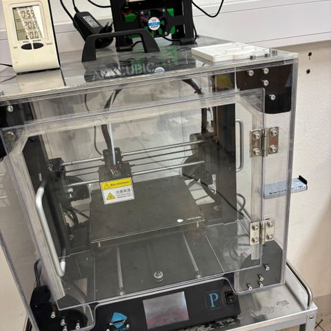 3D printer m/plexiglassbur - ANYCUBIC - Kr. 1.900,-. ic.