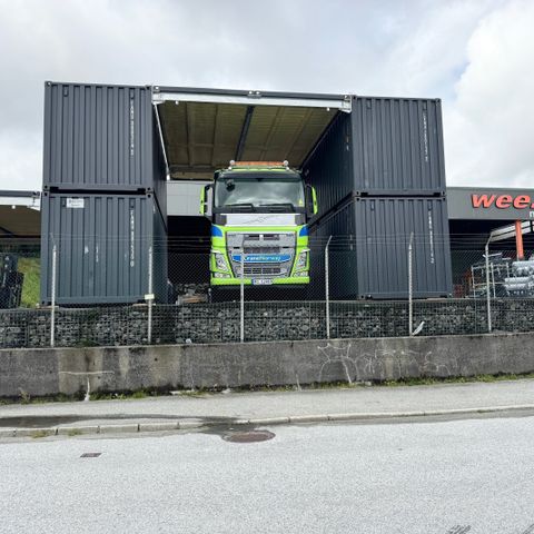 5 meter høy carport mellom containere