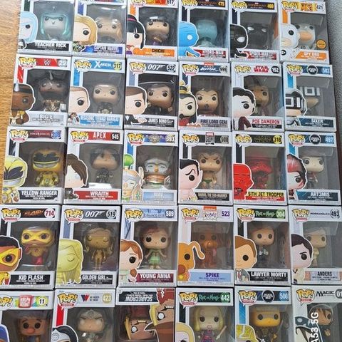 Funko  - Funko Pop Large Collection of 33 Funko Pops - 2000-2010 - Europa