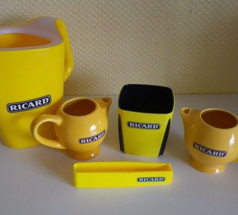 Memorabilia samling - Samling av 5 RICARD-objekter, emaljert keramikk, plast