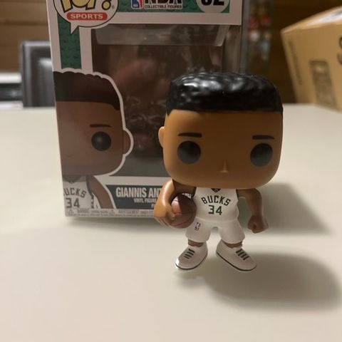 Funko  - Funko Pop Giannis Antetokounmpo #32