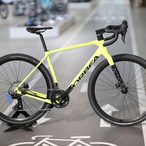 Tilbud: Orbea Terra M30Team Spesial: Custom gul. Str M.