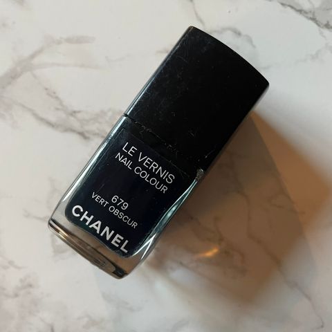 Chanel neglelakk ‘le vernis’ dyp grønn farge 679