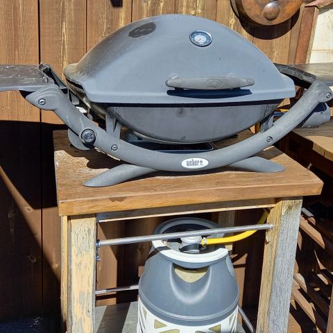 Weber 2000 gassgrill med gassflaske i kompositt