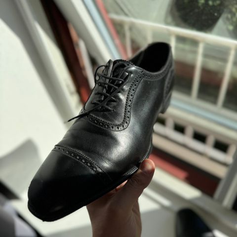 Svarte Oxfords