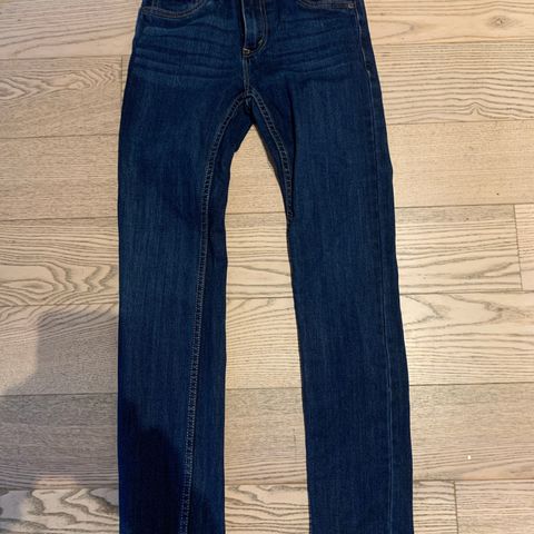 Pent brukt skinnet Jeans 10-12 år