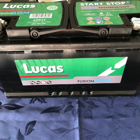 Lucas Fusion AGM LF017 start-stop batteri 12V 95Ah 850A