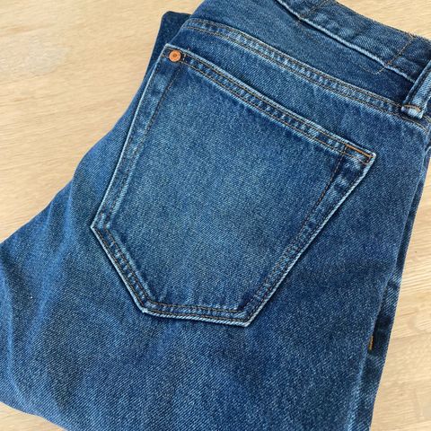 HM jeans relaxed str 29/32 som ny kun kr 250