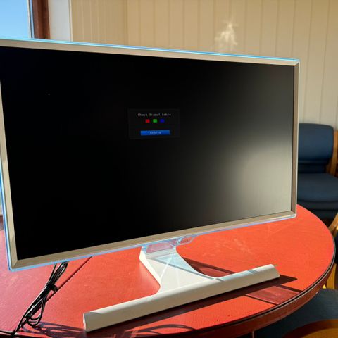 Samsung 24’ Hvit LED Monitor