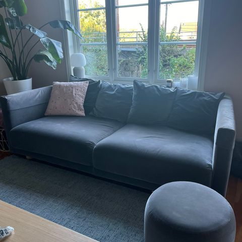 Stockholm Sofa + puff