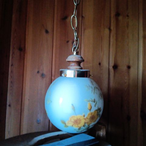 Vintage taklampe i bronse vurderes solgt