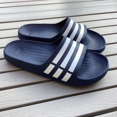 Adidas sandaler str.4